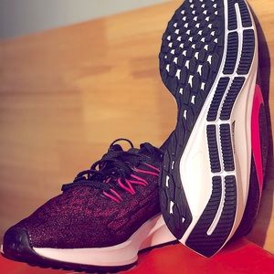 Brand New Nike Running Shoes NWT